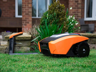 Компания Robokos представила автоматические газонокосилки, разработанные в РФ
