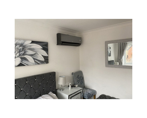 Інверторна настінна спліт-система (кондиціонер) LG Artcool Mirror UV AC12BK