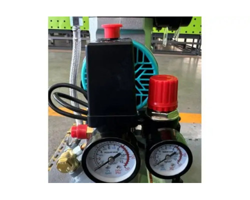 Безмасляний поршневий компресор Mast MOF1390/1100-9L