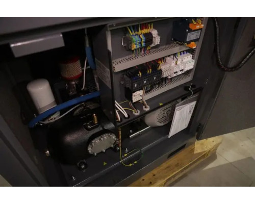 Гвинтовий компресор з ремінним приводом WALTER SK 7,5 SXP