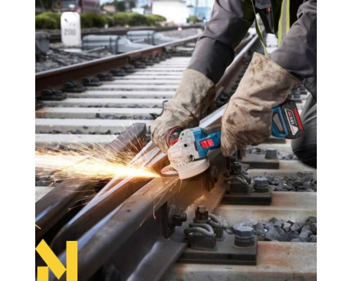 Болгарка (кутова шліфмашина) акумуляторна Bosch Professional GWS 18V-11 S