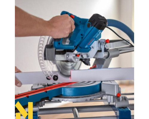 Торцювальна пила Bosch GCM 305-216 D Professional