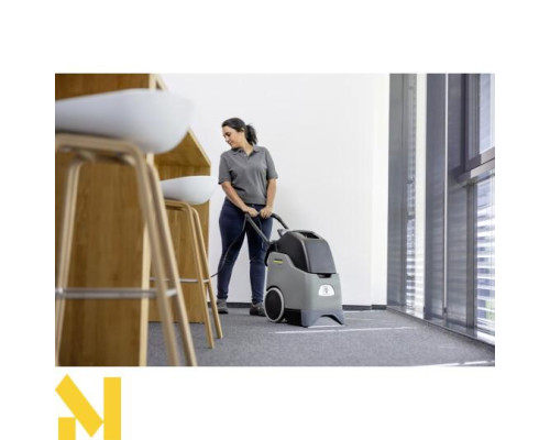 Апарат для чищення килимів Karcher BRC 30/15 C