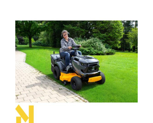 Садовий трактор бензиновий Cub Cadet LT2 R92