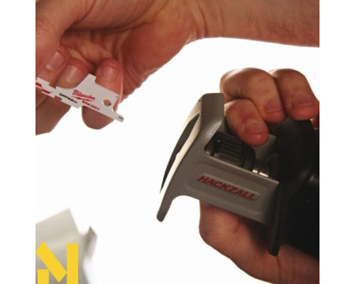 Пила шабельна акумуляторна Milwaukee C12 HZ-202С