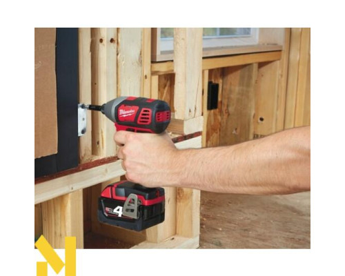 Гвинтоверт акумуляторний MILWAUKEE M18 BID-202C