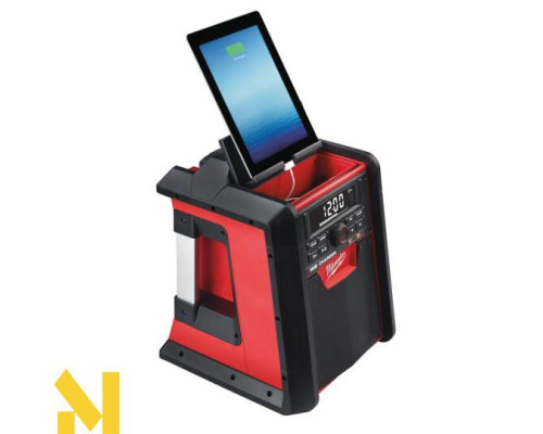 Радіоприймач/зарядний пристрій гібридний Milwaukee M18 RC-0