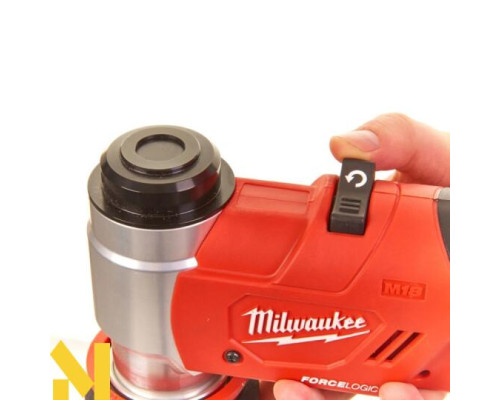 Пробійник отворів гідравлічний акумуляторний Milwaukee M18 HKP-0C (без АКБ та ЗП)