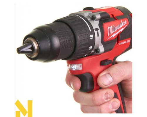 Дриль-шурупокрут акумуляторний Milwaukee M18 CBLPD-422C