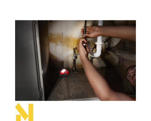 Ліхтар акумуляторний MILWAUKEE L4 FFL-301 з магнітом