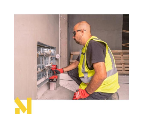 Шуруповерт акумуляторний ударний Milwaukee M18 BLIDRC-0 + акумулятор Milwaukee M18 B2 2 (без ЗП)