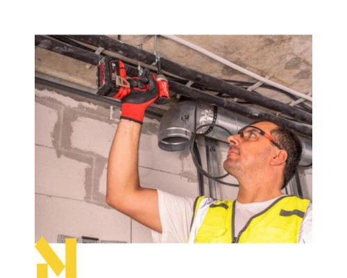 Гвинтоверт акумуляторний Milwaukee M18 BLIDRCMC-402C + жилетка