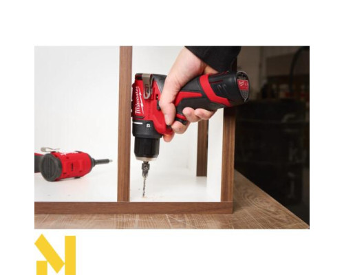 Дриль-шуруповерт акумуляторний MILWAUKEE M12 BLPDRC-402С