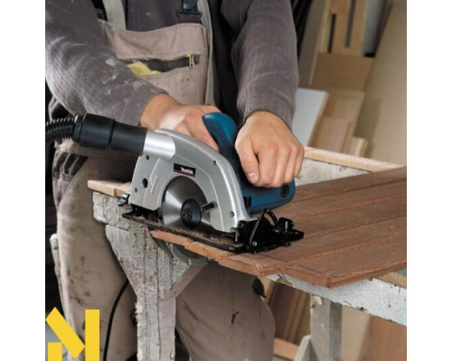 Дискова пила Makita 5704R
