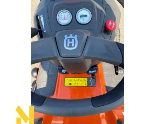 Садовий трактор бензиновий Husqvarna TC 242TX