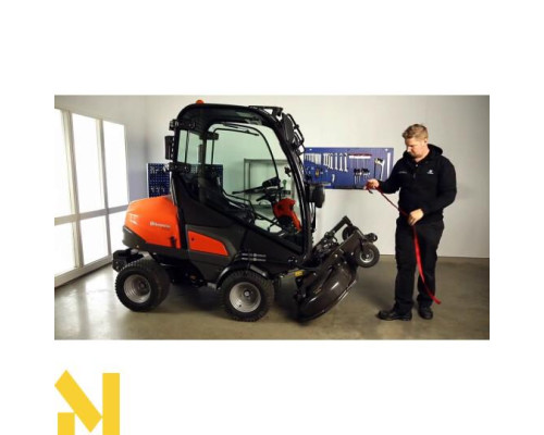 Райдер дизельний Husqvarna P 525DX з кабіною