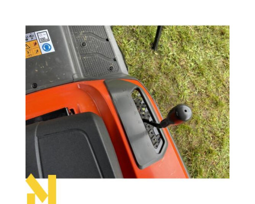 Садовий трактор бензиновий Husqvarna TC 114