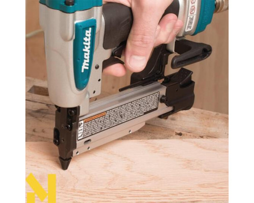 Цвяхозабивач пневматичний Makita AF353