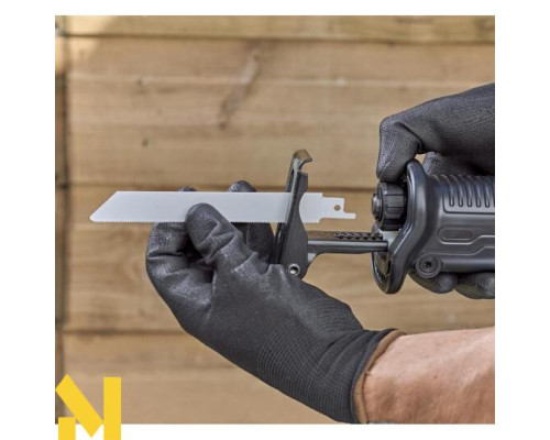 Пила шабельна Black&Decker BES301K