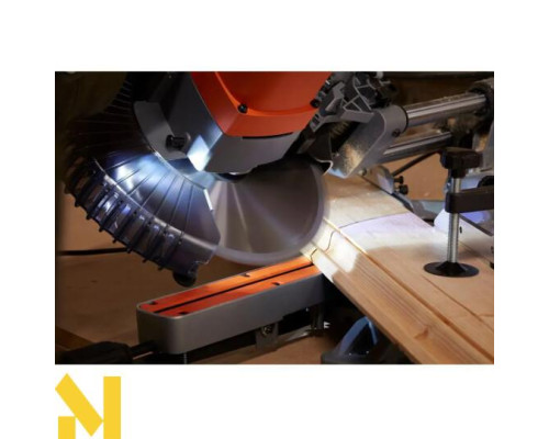 Пила торцювальна мережева Black&Decker BES700