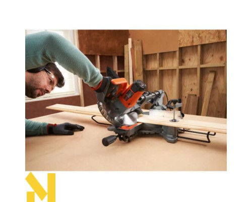 Пила торцювальна мережева Black&Decker BES701