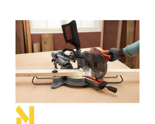 Пила торцювальна мережева Black&Decker BES701