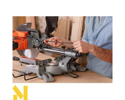 Пила торцювальна Black&Decker BES710