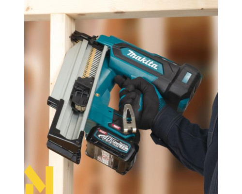 Цвяхозабивач акумуляторний Makita BN002GD201
