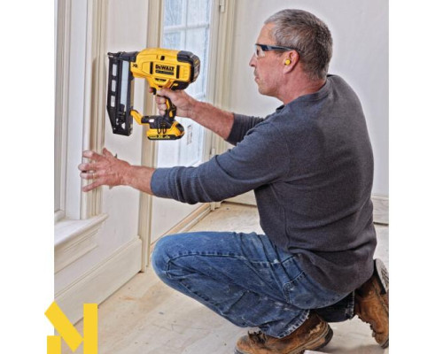 Цвяхозабивач акумуляторний безщітковий DeWALT DCN662NT (без АКБ та ЗП)