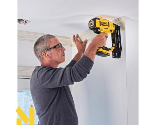 Цвяхозабивач акумуляторний безщітковий DeWALT DCN662NT (без АКБ та ЗП)