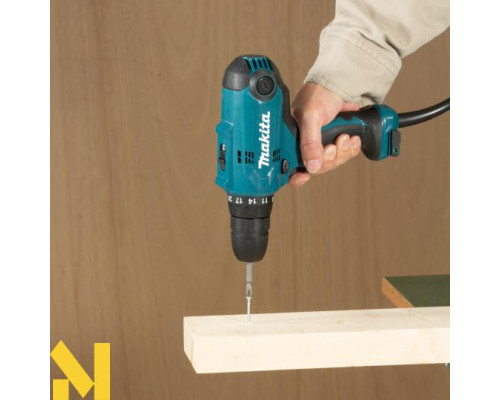 Дриль-шуруповерт мережевий Makita DF0300