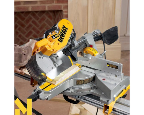 Пила торцювальна DeWalt DWS780