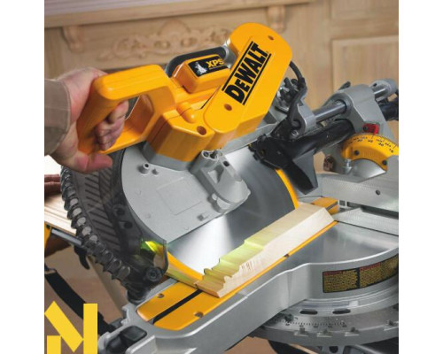 Пила торцювальна DeWalt DWS780