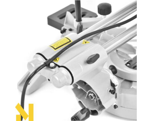 Пила торцювальна HECHT 820