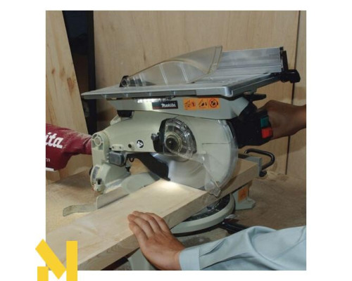 Пила торцювальна Makita LH1040