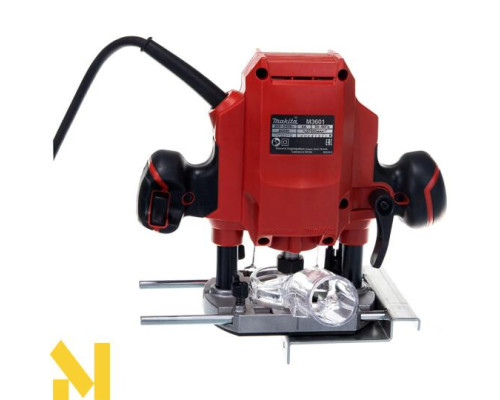 Фрезер Makita M3601