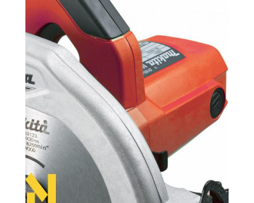 Пила дискова Makita M5802